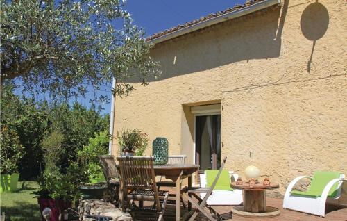 Three-bedroom Holiday Home In Puygiron