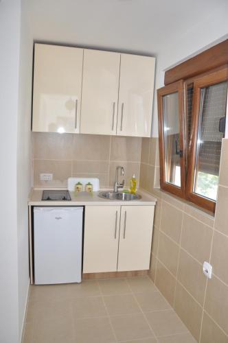 Apartments Ravno