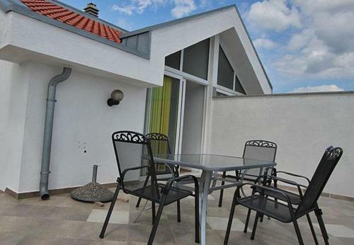 Beachfront Apartments Rukavina
