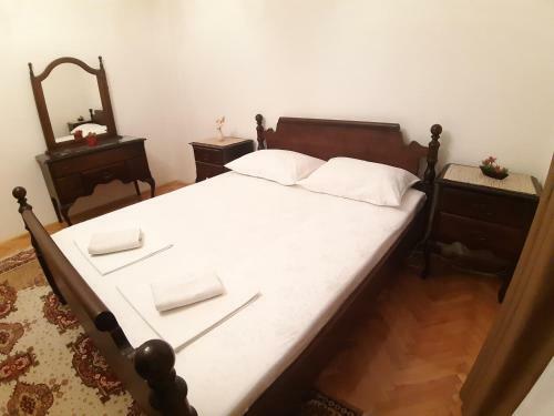 Hostal Apartments Aria