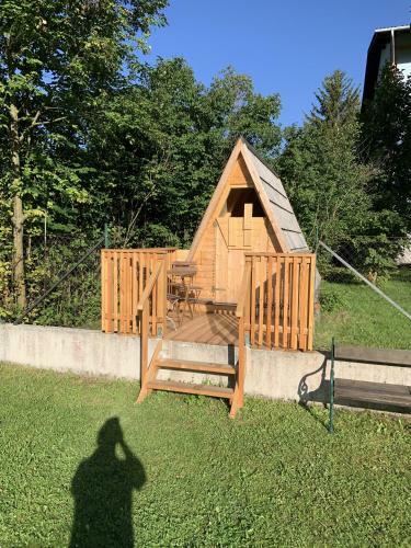 Holznest