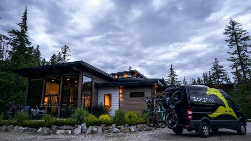 Eagle Pass Lodge
