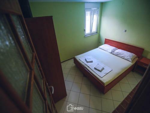 Ari Apartments