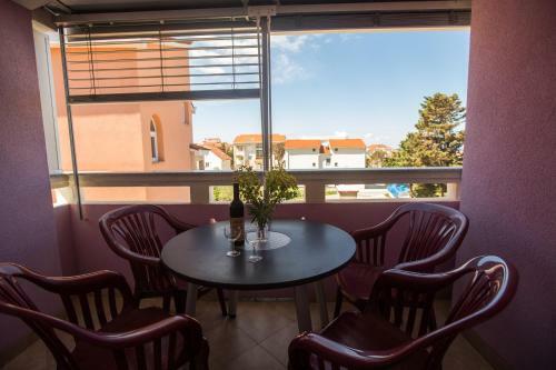 Ari Apartments