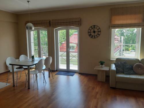 Apartament ?eglarska