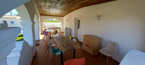 Hostal Portela Guesthouse