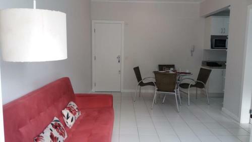 Apartamento Bem Localizado Com Sacada, Churrasqueira, Garagem E Split