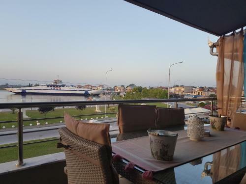 Lakis Luxury Apartment