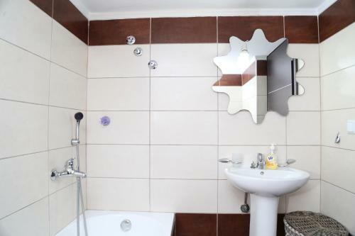 Lakis Luxury Apartment