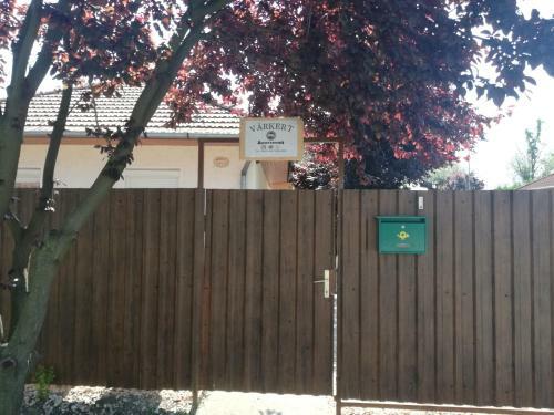 V�rkert Apartman