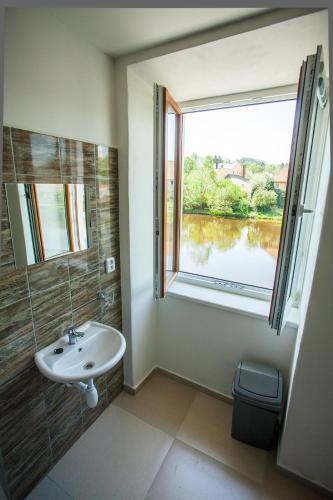 Hostal Ubytov�n� Ro?mberk Nad Vltavou 18