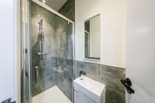 Urban Retreat For 12
