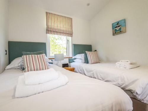 5 Meadow Retreat