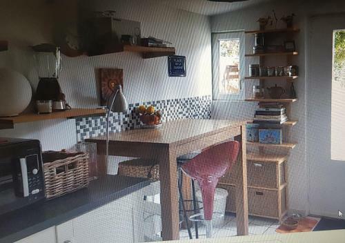 Maison Aux Volets Jaunes