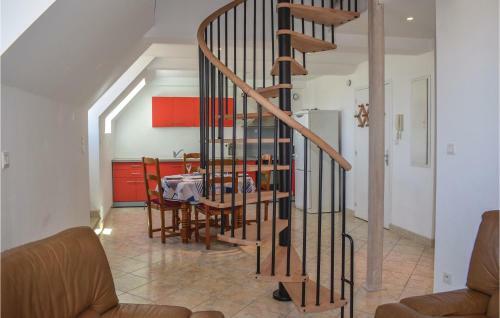 Two-bedroom Apartment In Treguier