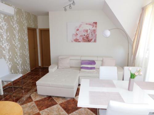 Lelle Central Grand Apartman