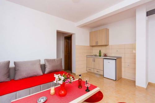 Hostal Apartments Emina