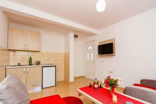 Hostal Apartments Emina