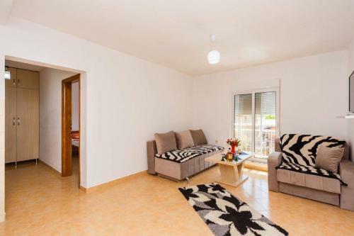 Hostal Apartments Emina
