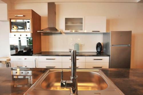 Lagadin Lakeview Apartment