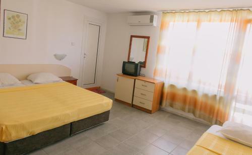 Hostal Hronos