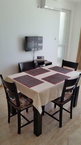 Geniko Apartments