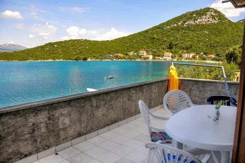 Apartments Adrialuka