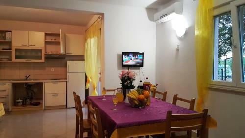 Hostal Apartmani Lovric