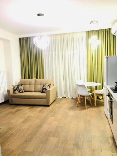 Apartamento Pekini Plaza -tbilisi