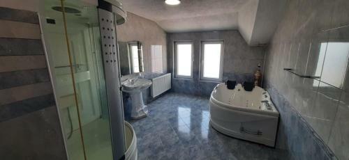 Villa Teodor Haxhifilipi