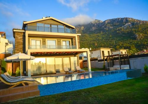 Luxury Life Villas