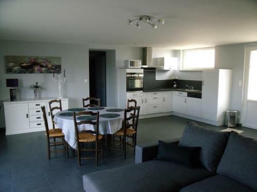 Au Refuge Des Alli�s