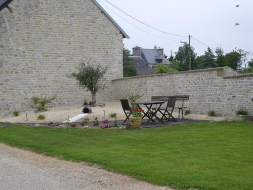 Au Refuge Des Alli�s