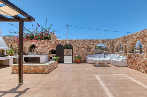 Villa Beachfront House - 5 Bd And Private Patio
