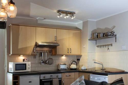 Ground Floor, 1 Bedroom Edinburgh Apartment With Double Bed