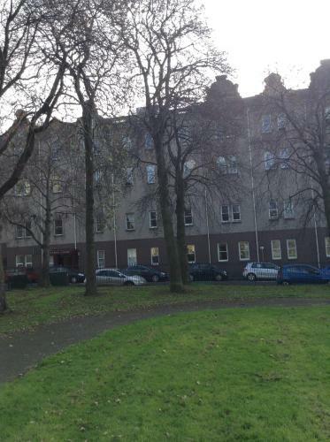 Ground Floor, 1 Bedroom Edinburgh Apartment With Double Bed