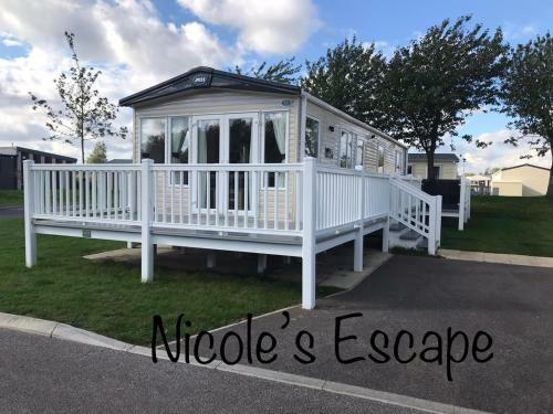 Tattershall Lakes, Nicoles Escape