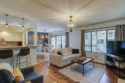 161 Beachwalk 2 Br Near Ocean Shipyard