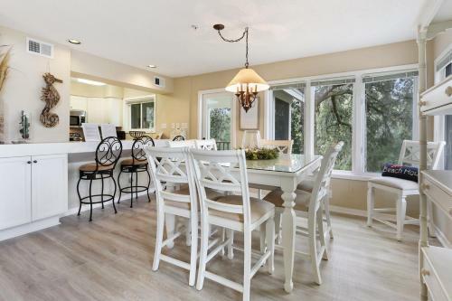 Villa 7613 Huntington