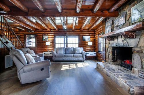 Hidden Sanctuary - Hot Tub & Fire Pit On 13 Acres!