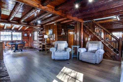 Hidden Sanctuary - Hot Tub & Fire Pit On 13 Acres!