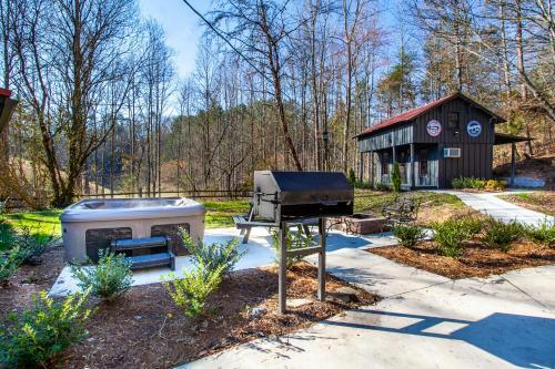 Hidden Sanctuary - Hot Tub & Fire Pit On 13 Acres!