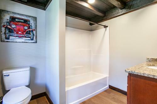 Hidden Sanctuary - Hot Tub & Fire Pit On 13 Acres!