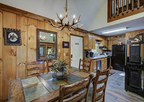 Bear Creek Ridge #2120 By Aunt Bug's Cabin Rentals