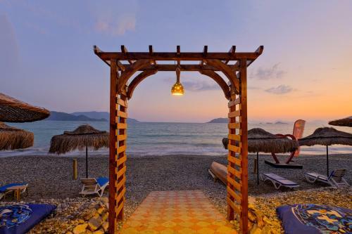 Hostal Nirvana Beach Club Bungalow