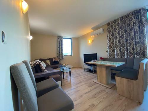 One Bedroom Apartment In Avalon