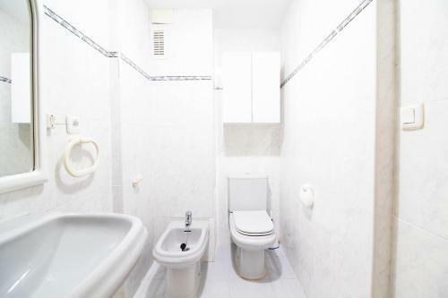 Apartamento Con Piscina En Residencial Brezo