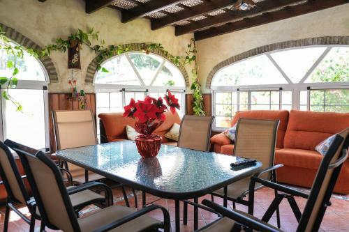 Chalet Con Piscina Privada Arco Iris