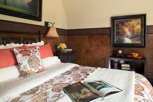 Hartzell House Bed And Breakfast