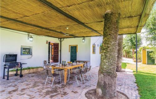 Stunning Home In �cija With 6 Bedrooms